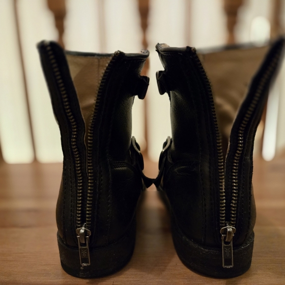 Frye women's black leather moto boots 7.5 - Picture 5 of 8